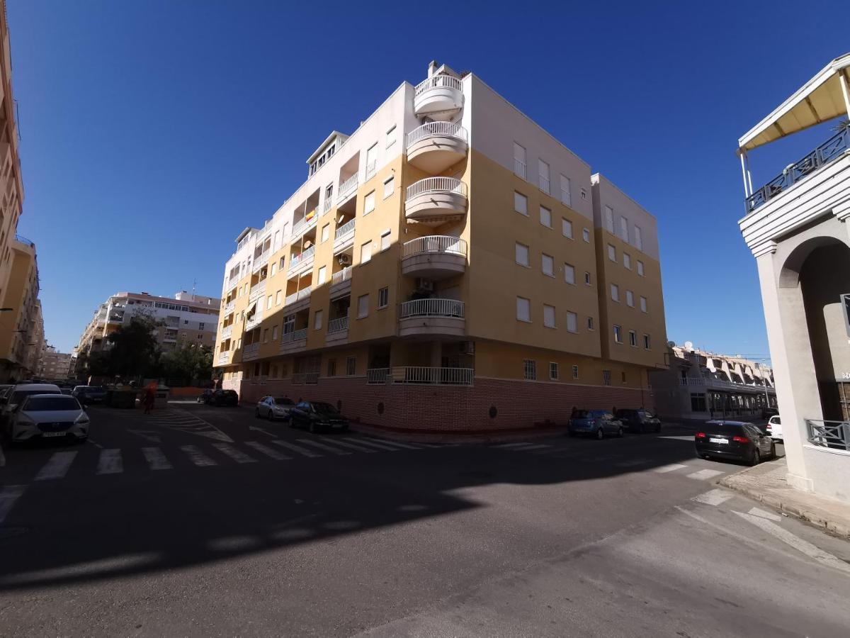 Rent An Apartment In Torrevieja Eksteriør bilde